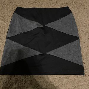 Black and gray mini skirt cross pattern/plaid